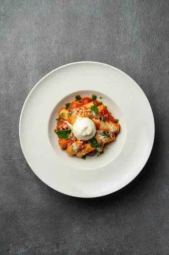 Rigatoni Basilico Burrata