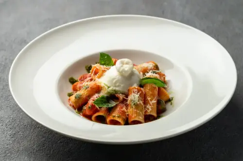 Rigatoni Basilico Burrata